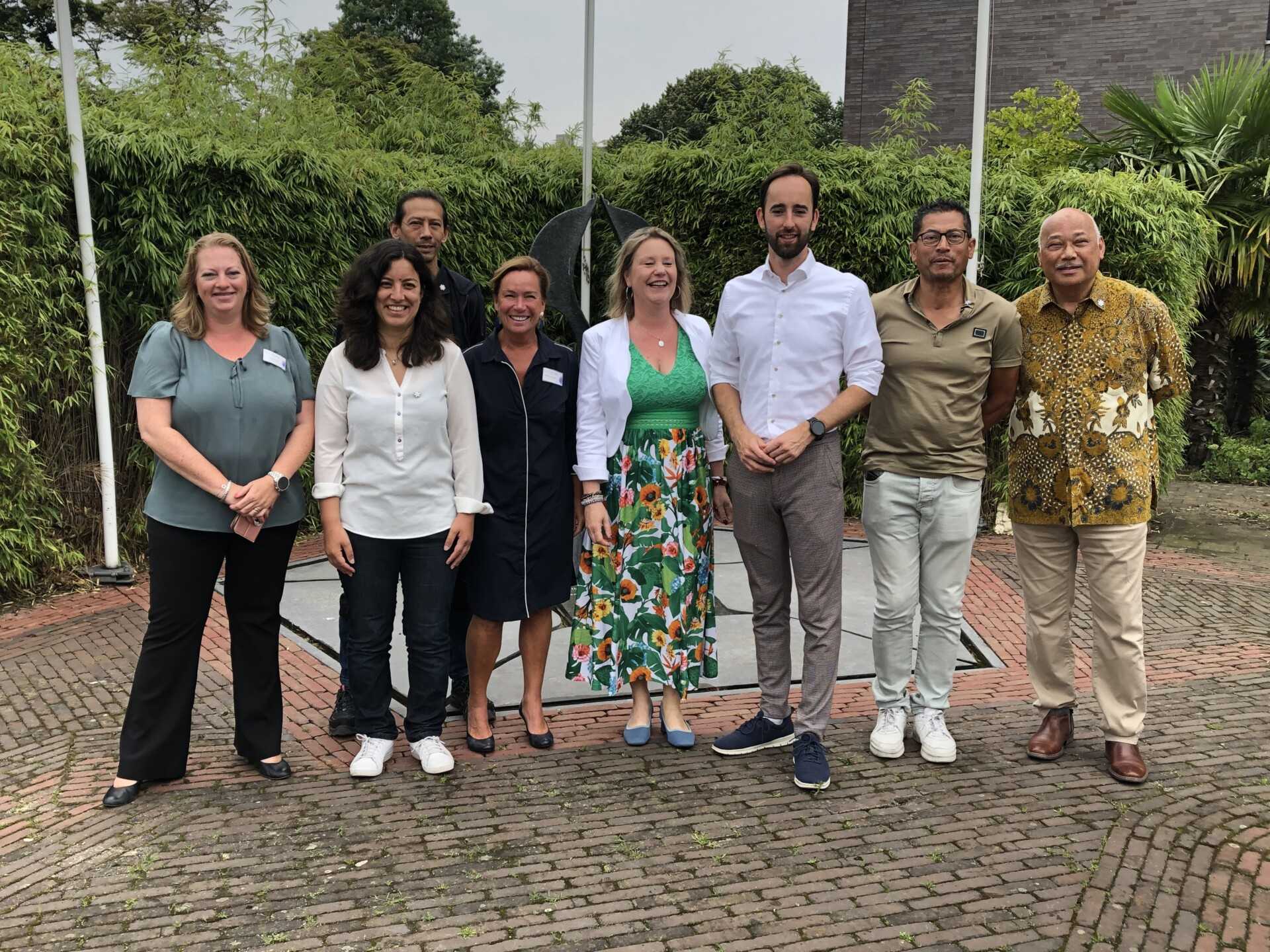 Sandra Dirven, Dewi van Hoek, Charley Bakker, Marion van Zoom, Marike de Nobel, Jeroen Bruijns, Ernst Breuer, Carel Banse 4